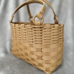 【値下げしました】クラフト バンド バック かご　かばん ナチュラル 角底 持ち手 自然 エコ 編み 可愛い レトロ 丈夫の画像