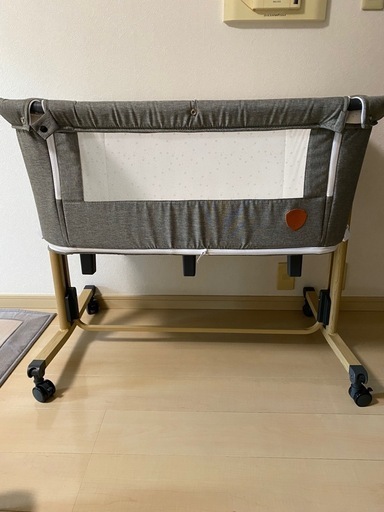 ベビーベッド　プレイヤード