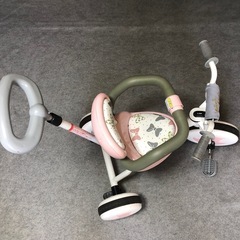 女の子用三輪車の画像