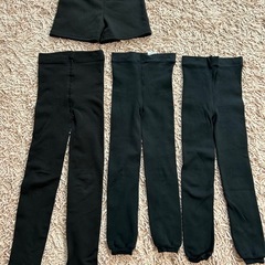 ヒートテックタイツ　ユニクロ　UNIQLO 2本130㌢西松屋し...