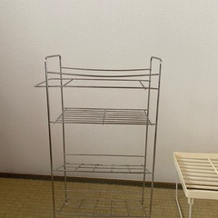 【無料】キッチンシンク下ラック、浴室用ラックの画像