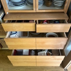 食器棚の画像