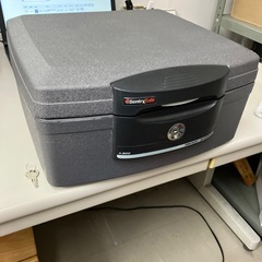 K2409-540 SentrySafe ポータブル金庫 鍵あり...
