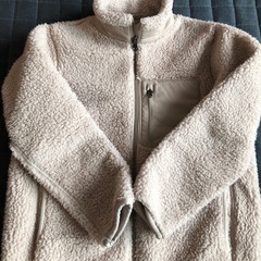 UNIQLOキッズアウター140サイズの画像