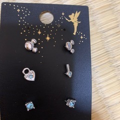 ディズニー　ピアス