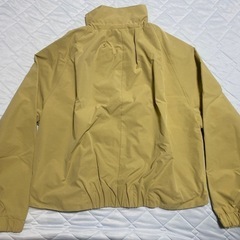 イエローブルゾンの画像