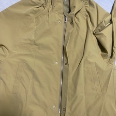 イエローブルゾンの画像