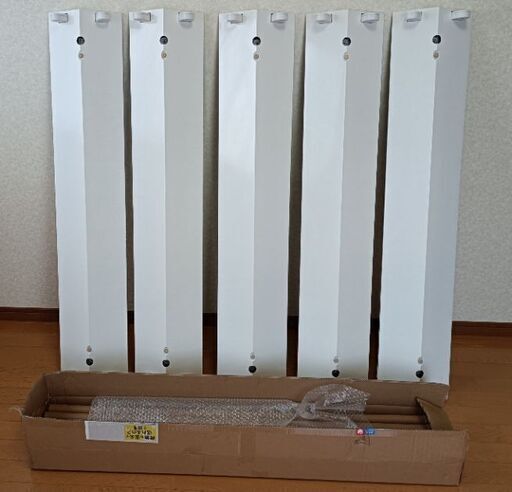 LED蛍光灯（蛍光灯本体→中古品・LED→１０本新品）　５灯セット（￥１２.５００円税込）売ります！ バラ売り可！１本￥２.５００円　ガレージ・倉庫・家にLEDを付けてみませんか？早い者勝ち！！