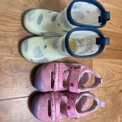 子供用サイズオーバーシューズ､無料に譲りますの画像