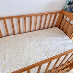 ベビーベッドの画像