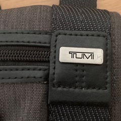 TUMI斜め掛けショルダーバッグ　メンズの画像