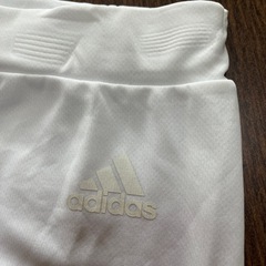 【タグ付未使用】アディダス　adidas ハーフパンツ　白　１５０サイズ　の画像
