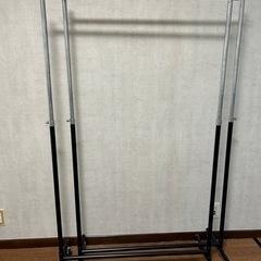 ハンガーラック2本