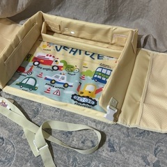 チャイルドシート用ベビーテーブルの画像