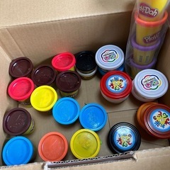 ねんど遊びプレイドー恐竜、うんち隊などの画像