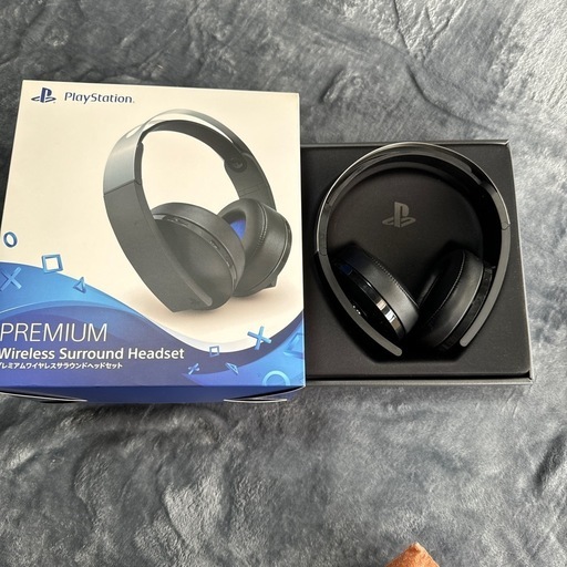 PS4-1TBプレミアムワイヤレスサラウンドベッドセット＋ソフト7本