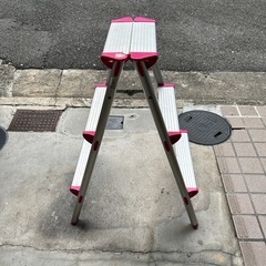 脚立キャタツ(お話中)