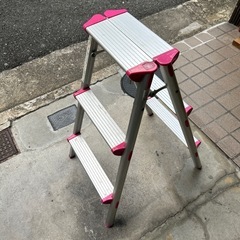 脚立キャタツ(お話中)の画像