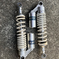 ゼファー400 サスの画像