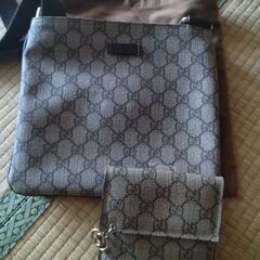 ブランド物の財布、鞄2点セット（GUCCI）