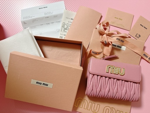 miumiu 財布