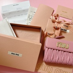 miumiu 財布