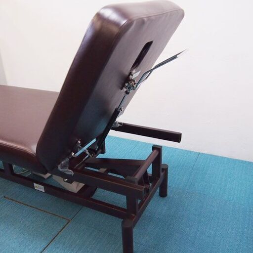 【良品】電動昇降 リクライニング マッサージベッド 幅75cm ブラウン 施術/整体/エステ/マッサージ など GA35