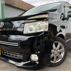 特別仕様車！月々1.2万円〜分割払い可❗️車検2年付き！大人気☆トヨタ ヴォクシー ☆ナビ付き☆走行中DVD見れます☆ETC付き☆バックカメラ付き☆両側電動スライドドア付き☆ドライブレコーダー付きのフル装備☆事故修復歴無し☆車内広々三列シート‼️の画像