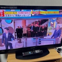 32型 SHARP 液晶テレビ　の画像