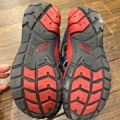 18.5センチ　keen サンダル　　　の画像