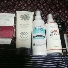 ヘアカラーと除毛クリーム3本とCHANELの5本セットです。の画像