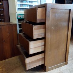 レトロ 木製 4段引き出し チェスト 4段チェスト 引き出し収納 古家具 収納家具 昭和レトロ　/HJ-0328 2F南の画像