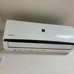 (お取引決まりました)シャープ エアコン 8畳用 2022年製の画像