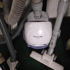 中古外用専用　掃除機3台　古いですが全て完動品　ホース一式無いのもありの画像