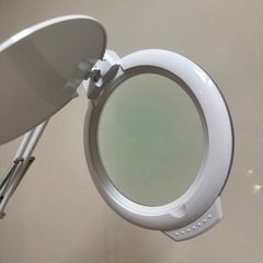 中古★
拡大レンズ付LEDライト（スタンド式）の画像