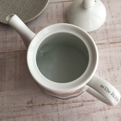 丸井インザルームティーポット ビスケットみたいな小皿3枚 洋食器セット　の画像