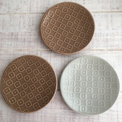 丸井インザルームティーポット ビスケットみたいな小皿3枚 洋食器セット　の画像