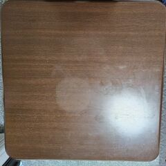 こたつテーブルの画像