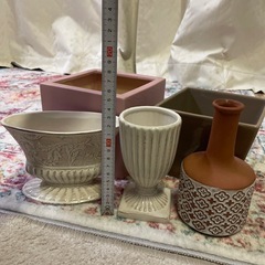 アンティーク調　シャビーシックな花器　フラワーベースの画像