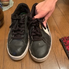 プーマスニーカー