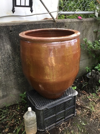壺　引き取りのみ、近くは配送可