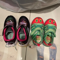 13cm光る靴☆はらぺこあおむし☆スケッチャーズの画像