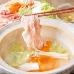 みんなで鍋囲みませんか🍲？