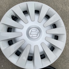 希少人気！ワゴンRスマイル白色ホイールキャップ、ホイールセットの画像