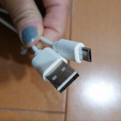 充電器 ケーブル 白の画像