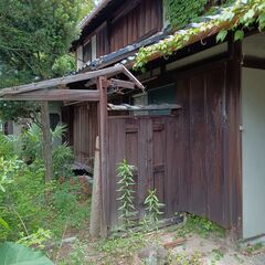 新築用地としても可能。土地と一戸建て住宅を売ります。東近江市長町...