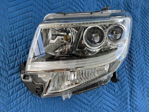 ダイハツ　タントカスタム/トップエディション　LA600S　後期　左ヘッドライト　LED　KOITO 100-51392