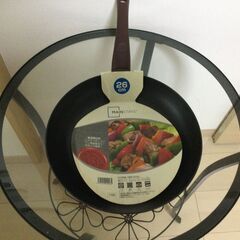 未使用フライパン。