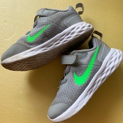 キッズNIKEスニーカー13cmの画像