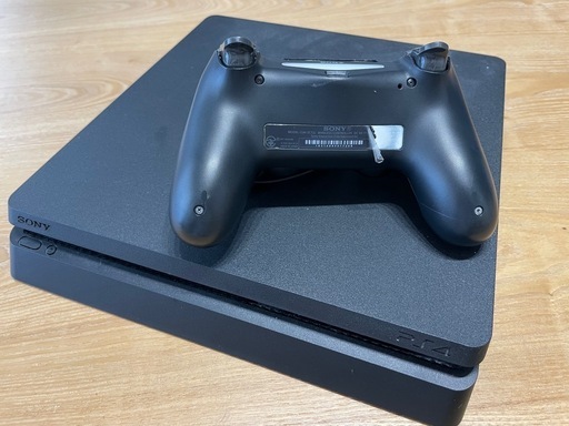 【受け渡し予定/受付停止中】【ソフト付き/動作確認済み】PS4本体+コントローラ